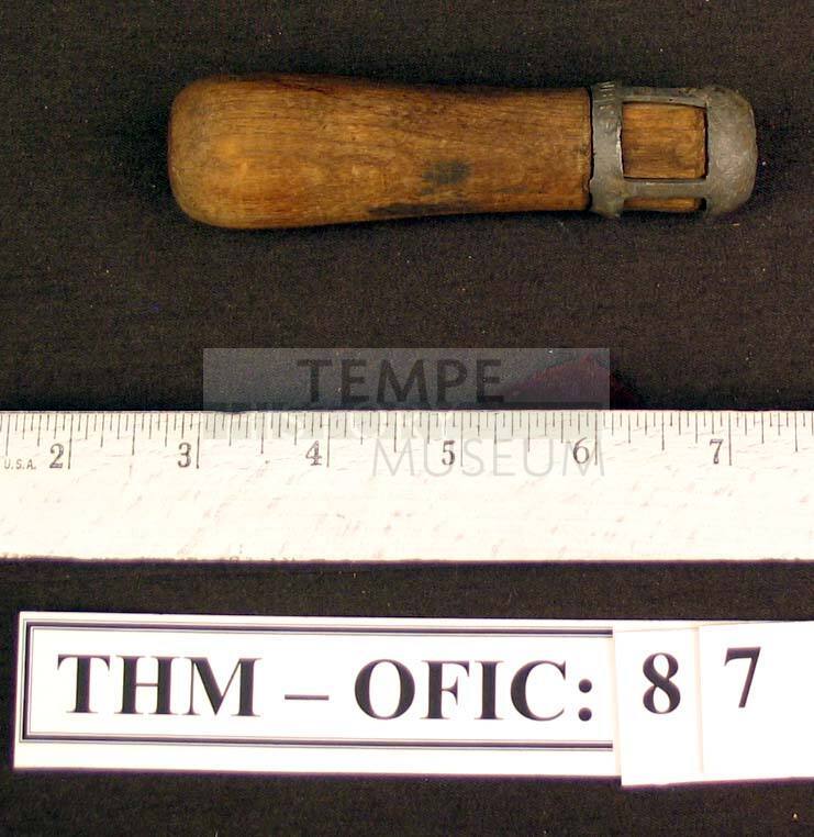 Handle, wooden with metal cup