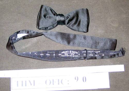 Tie, bow