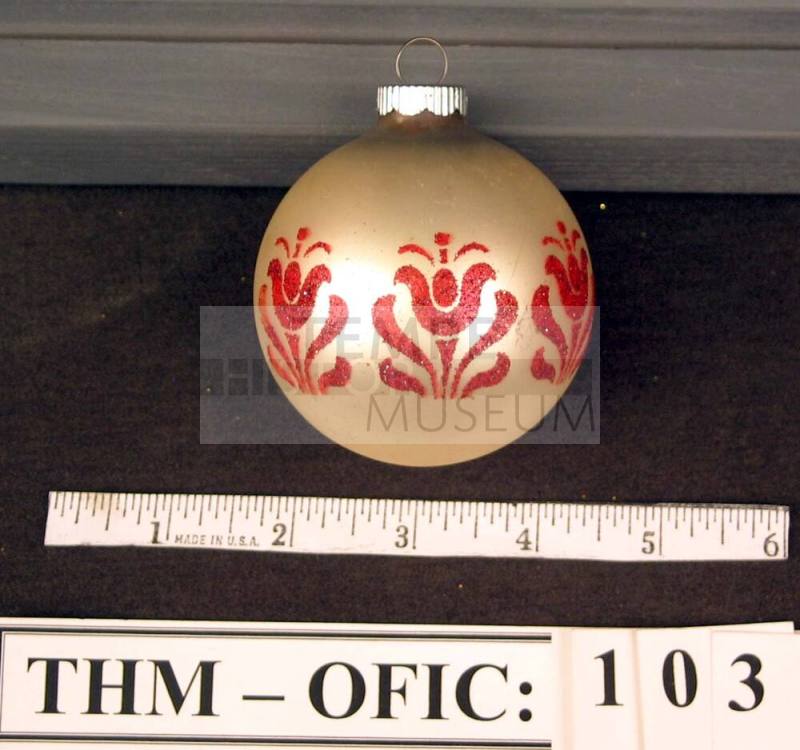 Ornament, christmas tree