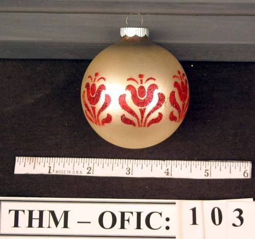 Ornament, christmas tree
