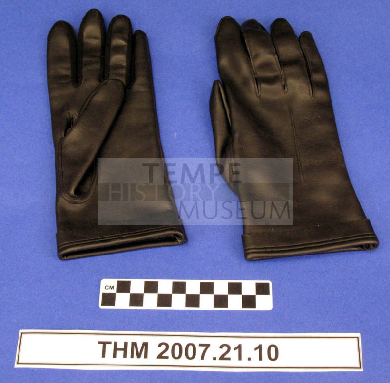Ladies Hand Gloves.