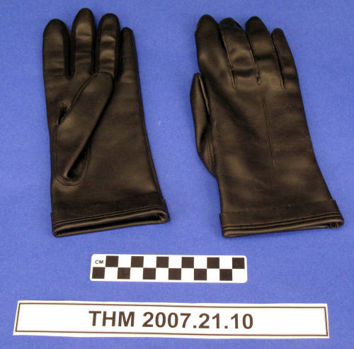 Ladies Hand Gloves.