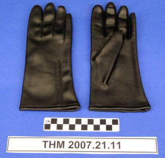 Ladies Hand Gloves.