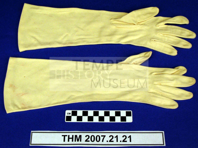 Ladies full-length gloves.
