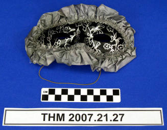 Half mask.