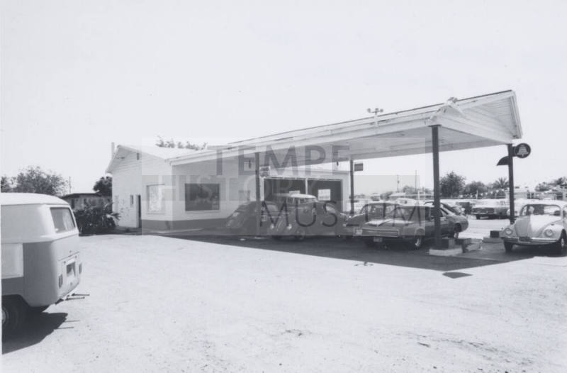 Southwest German Volkswagen-Porsche - 2315 East Apache Boulevard, Tempe, Arizona