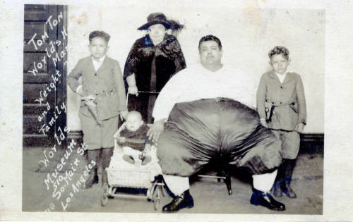 Tom Ton: World's Heaviest Man and Family