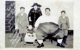 Tom Ton: World's Heaviest Man and Family