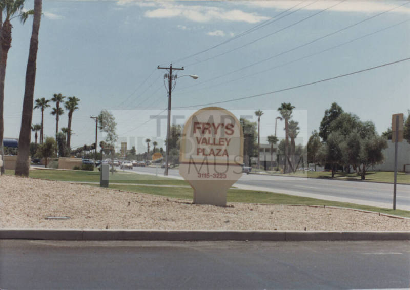 Fry's Valley Plaza - 3115-3223 South McClintock Drive - Tempe, Arizona