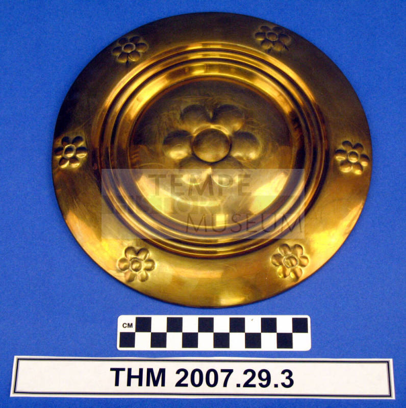 Decorative cover plate for openings.
