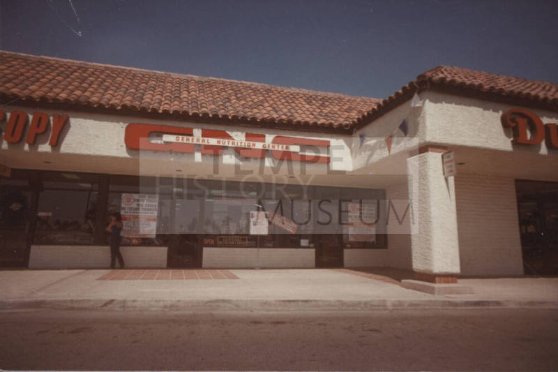 General Nutrition Center - 3136 South McClintock Drive - Tempe, Arizona