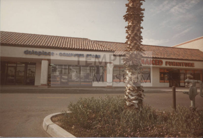 Dataplace, Computer Store - 3136 South McClintock Drive - Tempe, Arizona