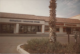 Dataplace, Computer Store - 3136 South McClintock Drive - Tempe, Arizona
