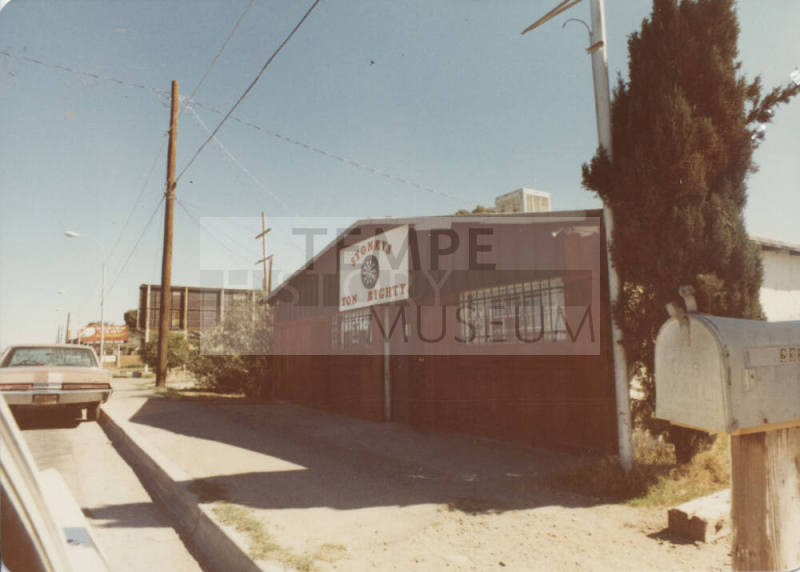 Stoney's Ton Eighty - 2327 East Apache Boulevard, Tempe, Arizona