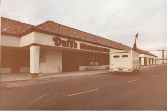 Duff's Smorgasbord - 3134 South McClintock Drive - Tempe, Arizona