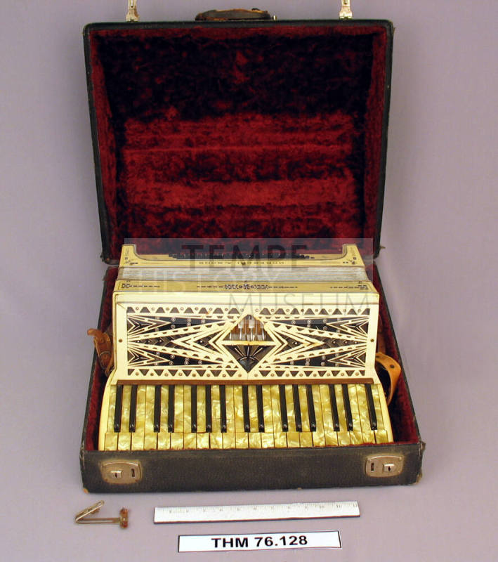 Accordian, Piano