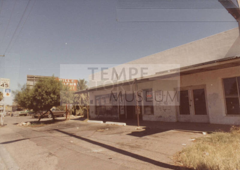 Bill and Ralph's Grocery Market - 2422 East Apache Boulevard, Tempe, Arizona