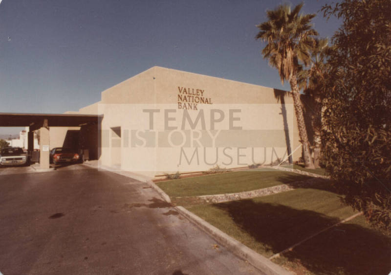 Valley National Bank - 6470 South McClintock Drive, Tempe, Arizona
