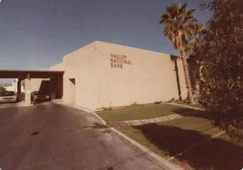 Valley National Bank - 6470 South McClintock Drive, Tempe, Arizona