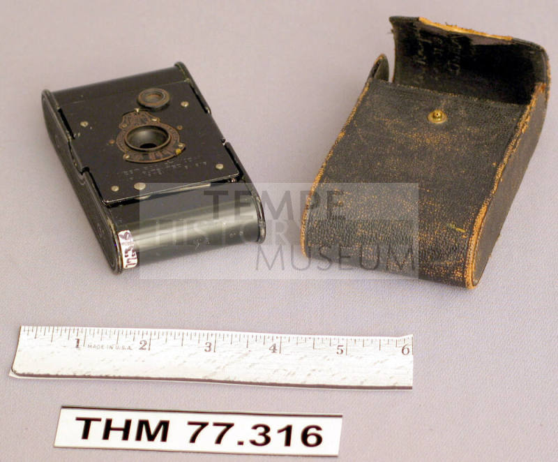 Camera w/ Case. Eastman Kodak