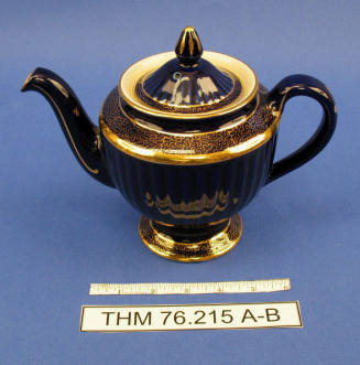 Lustre Tea Pot