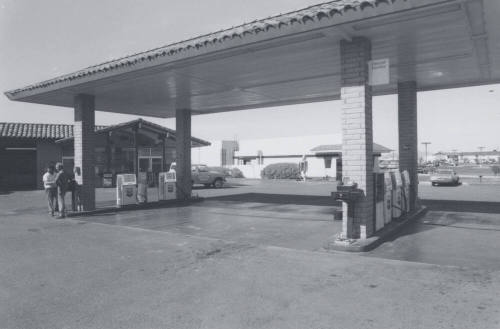 Standard Gasoline Station - 808 East Baseline Road, Tempe, Arizona