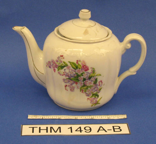 White Porcelain Tea Pot