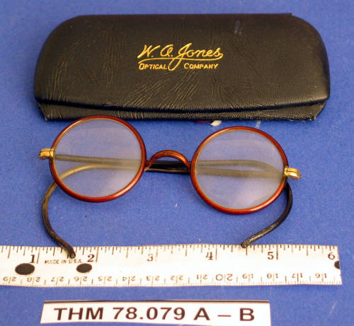 Round eyeglasses with case