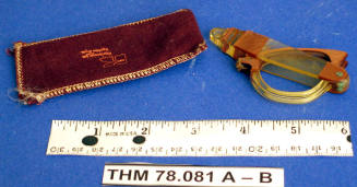 Folding eyeglasses with cloth case