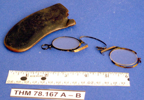 Pince Nez Eyeglasses, Case