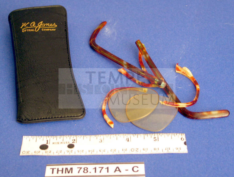Eyeglasses