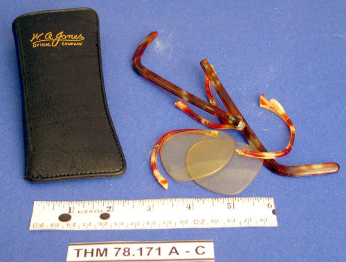 Eyeglasses