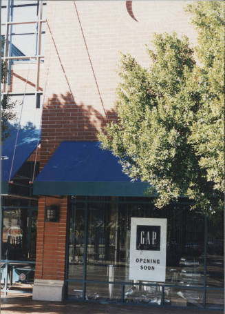 Gap - 680 South Mill Avenue - Tempe, Arizona