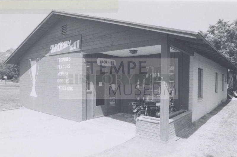 Trophy Den - 707 South Myrtle Avenue - Tempe, Arizona