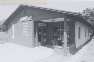 Trophy Den - 707 South Myrtle Avenue - Tempe, Arizona