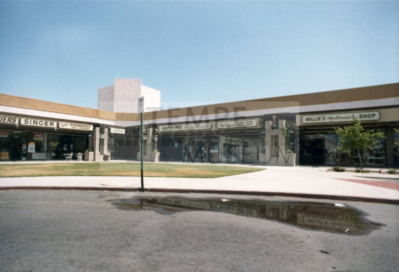 Lake Country Village Strip Mall - 1048 East Baseline Road, Tempe, Arizona