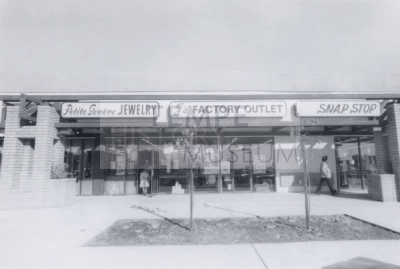 G's Factory Outlet - 1074 East Baseline Road, Tempe, Arizona