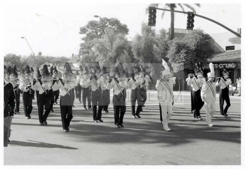 2004 Tempe Veterans' Day Parade, Marcos de Niza High School Band