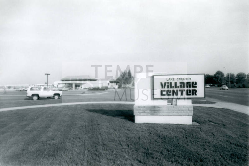 Lake Country Village Center - 1000 East Baseline Road, Tempe, Arizona