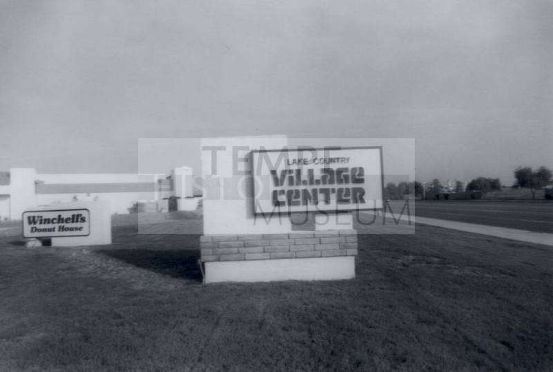 Lake Country Village Center - 1000 East Baseline Road, Tempe, Arizona