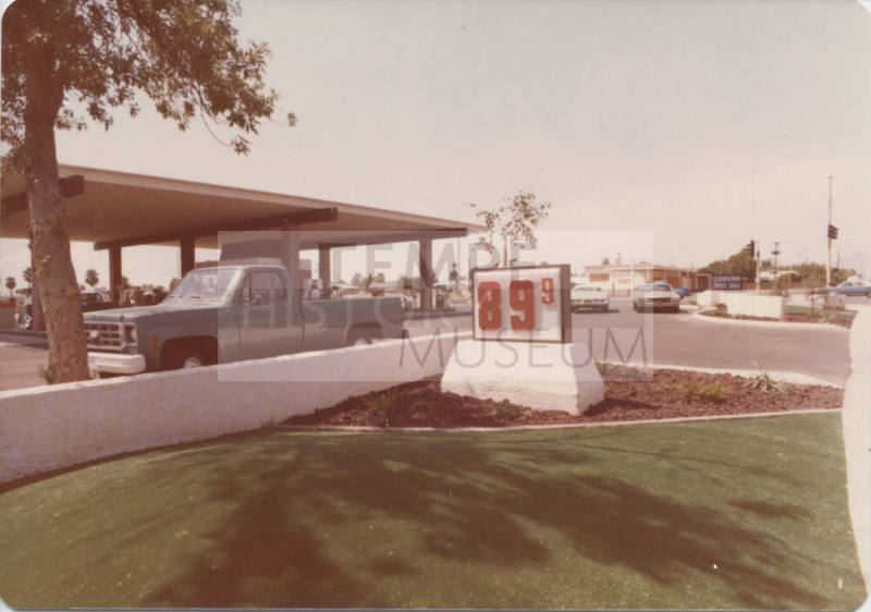 Cardon Fast Gas Service Station - 808 South Priest Drive - Tempe, Arizona