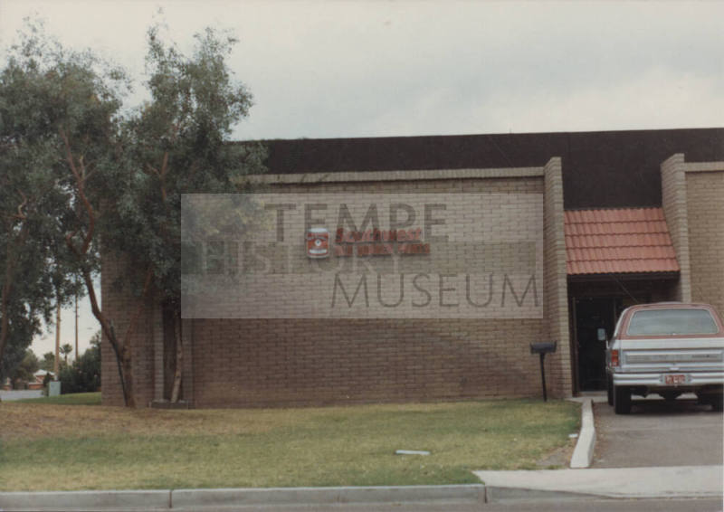 Southwest Old Quaker Paints - 906 South Priest Drive - Tempe, Arizona