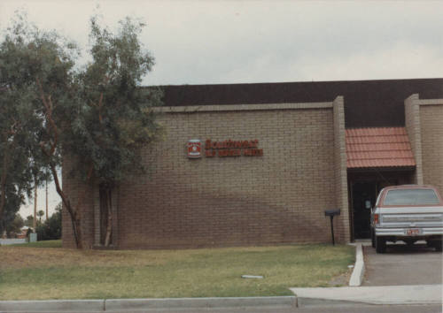 Southwest Old Quaker Paints - 906 South Priest Drive - Tempe, Arizona