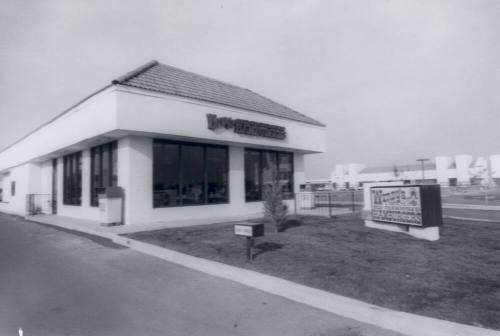 Wendy's Hamburger Restaurant - 1110 East Baseline Road, Tempe, Arizona