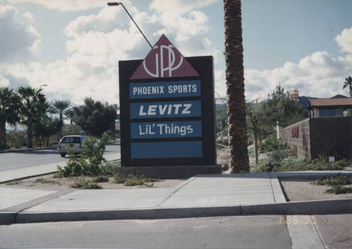 Grove Parkway Plaza - 7400 South Priest Drive - Tempe, Arizona