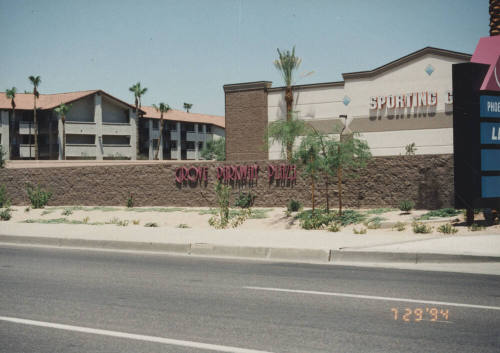 Grove Parkway Plaza - 7500 South Priest Drive - Tempe, Arizona