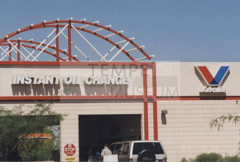 Instant Oil Change - 7926 South Priest Drive - Tempe, Arizona