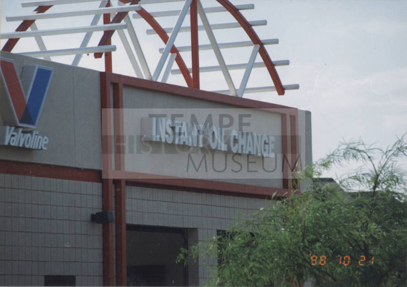 Instant Oil Change - 7926 South Priest Drive - Tempe, Arizona