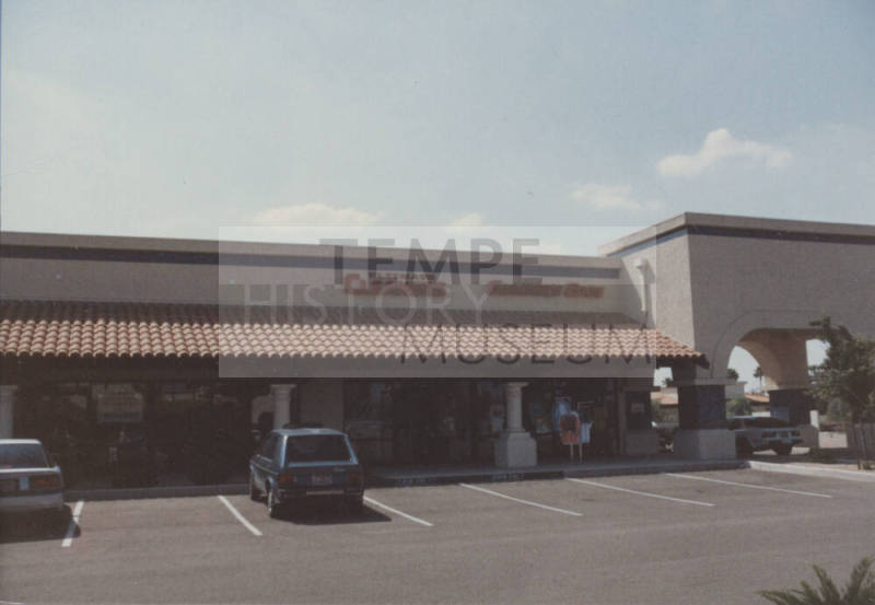 Glacier's Edge - 3320 South Price Road - Tempe, Arizona