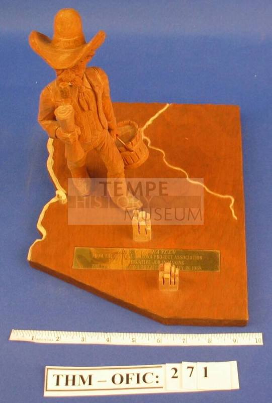 Plaque, Hayden